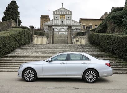 Niccoli limousine service