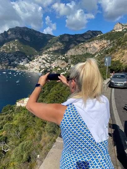 Servizi di limousine Sorrento -Transfer and relax - Chauffeur service Sorrento, Naples, Amalfi Coast Tour