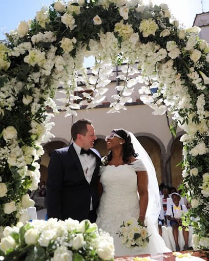 Flowers and Confetti Italy Weddings