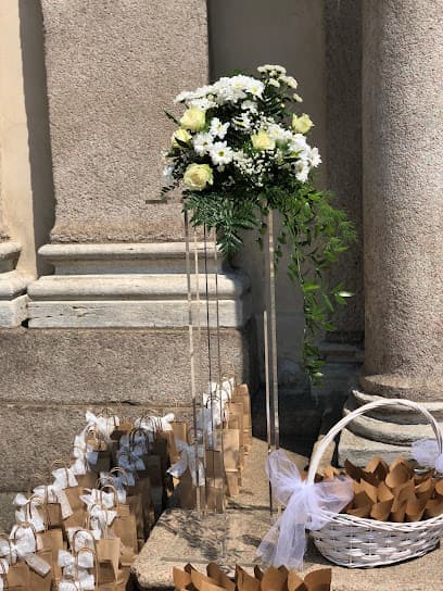 Frame Your Flowers - Floral Atelier