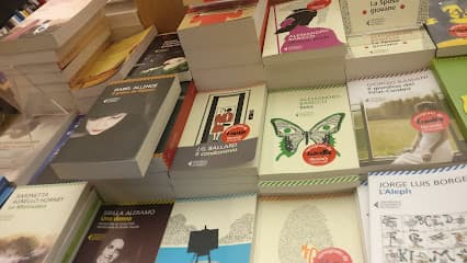 laFeltrinelli Books and Music