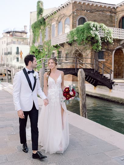 Camilla M. | Italy Wedding Photographer | Venice, Lake Como, Tuscany, Sicily, Amalfi Coast